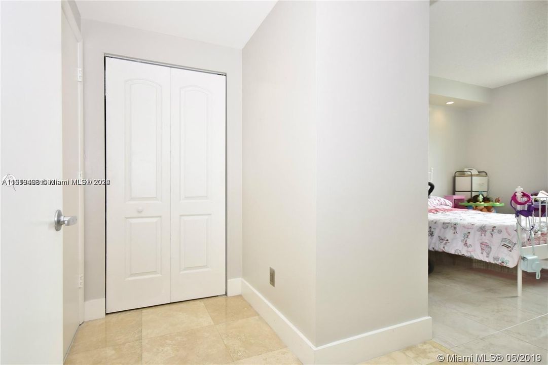 最近租的: $4,000 (2 贝兹, 2 浴室, 1140 平方英尺)