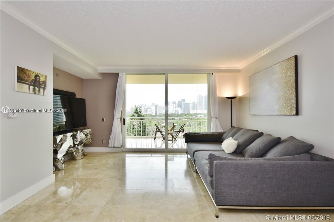 最近租的: $4,000 (2 贝兹, 2 浴室, 1140 平方英尺)