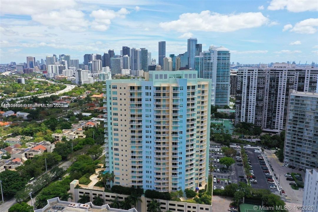 最近租的: $4,000 (2 贝兹, 2 浴室, 1140 平方英尺)