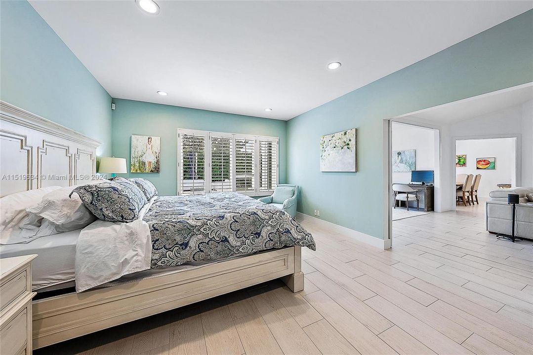 Recently Sold: $2,100,000 (2 beds, 2 baths, 1886 Square Feet)