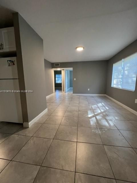Recently Rented: $2,950 (3 beds, 2 baths, 1079 Square Feet)