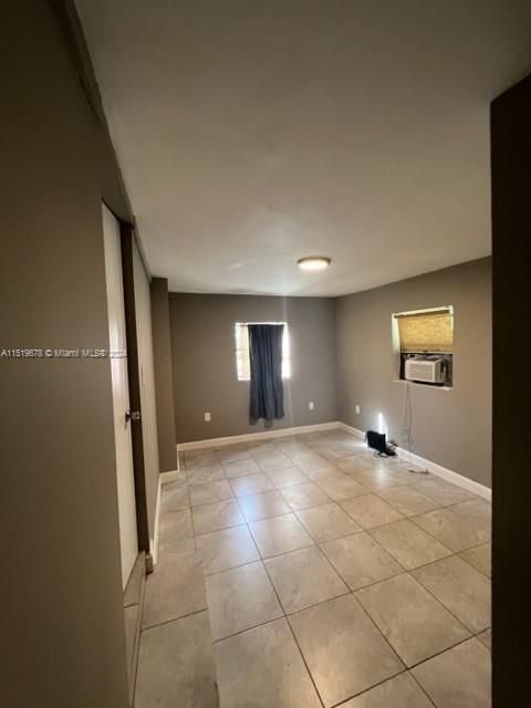 Recently Rented: $2,950 (3 beds, 2 baths, 1079 Square Feet)