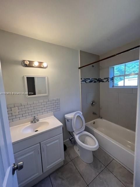Recently Rented: $2,950 (3 beds, 2 baths, 1079 Square Feet)