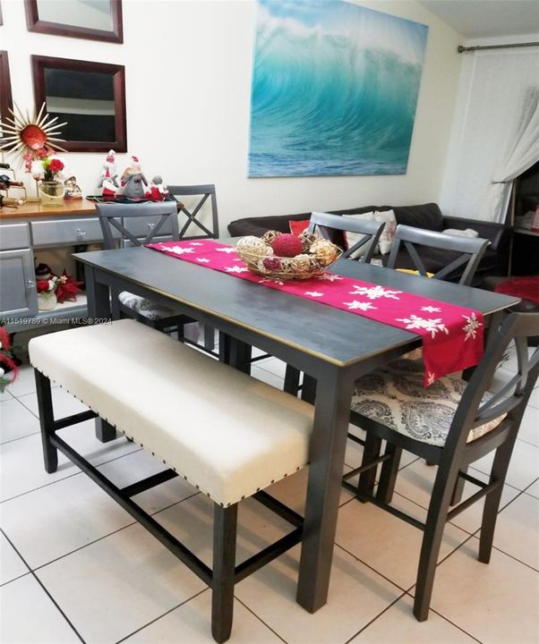 Recently Rented: $2,900 (3 beds, 2 baths, 1030 Square Feet)