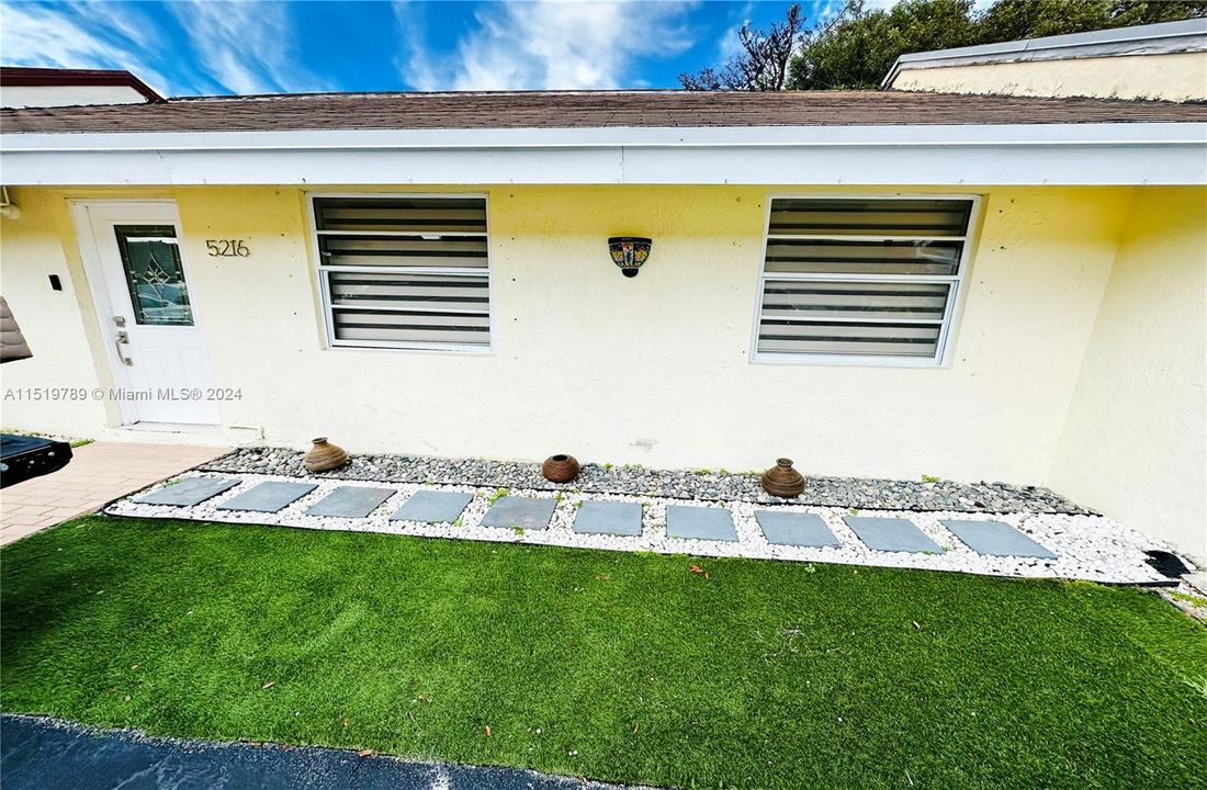 Recently Rented: $2,900 (3 beds, 2 baths, 1030 Square Feet)