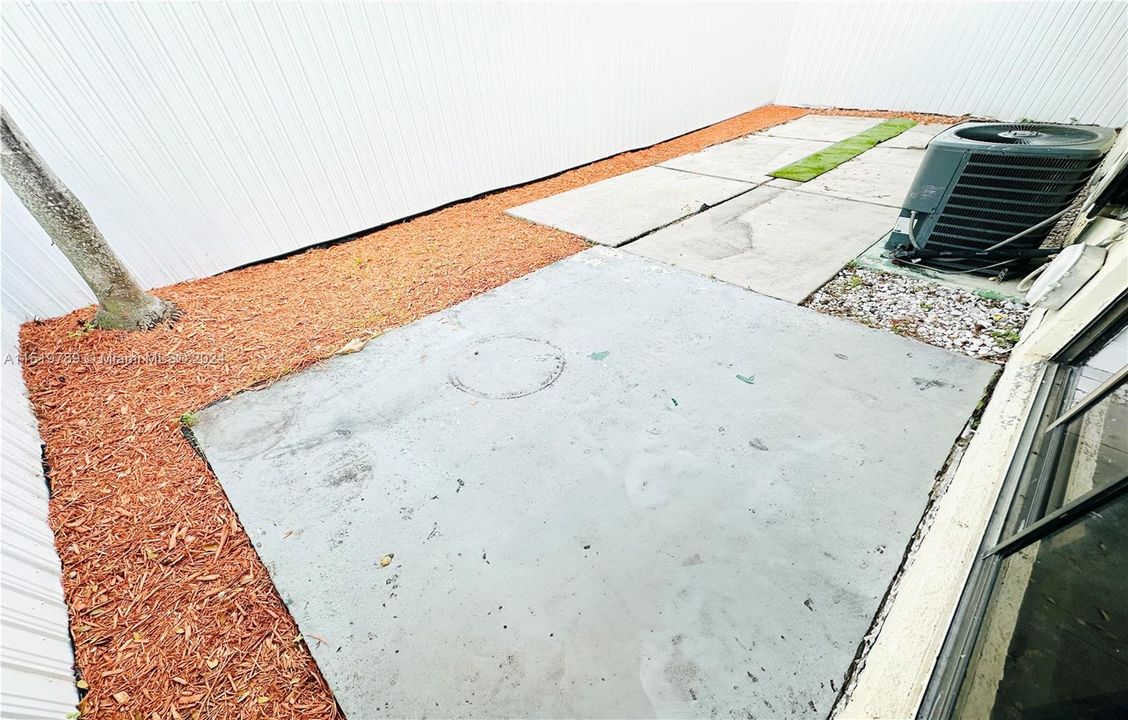 Recently Rented: $2,900 (3 beds, 2 baths, 1030 Square Feet)