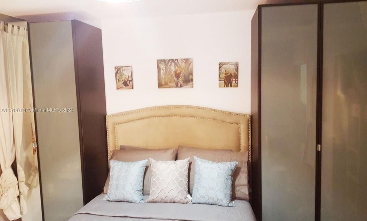 Recently Rented: $2,900 (3 beds, 2 baths, 1030 Square Feet)