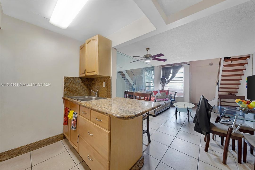 Recently Sold: $194,900 (1 beds, 1 baths, 705 Square Feet)