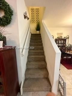 最近售出: $399,900 (4 贝兹, 3 浴室, 2058 平方英尺)