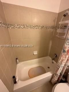 最近售出: $399,900 (4 贝兹, 3 浴室, 2058 平方英尺)