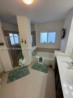 最近售出: $399,900 (4 贝兹, 3 浴室, 2058 平方英尺)