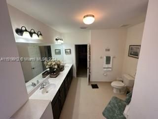 最近售出: $399,900 (4 贝兹, 3 浴室, 2058 平方英尺)