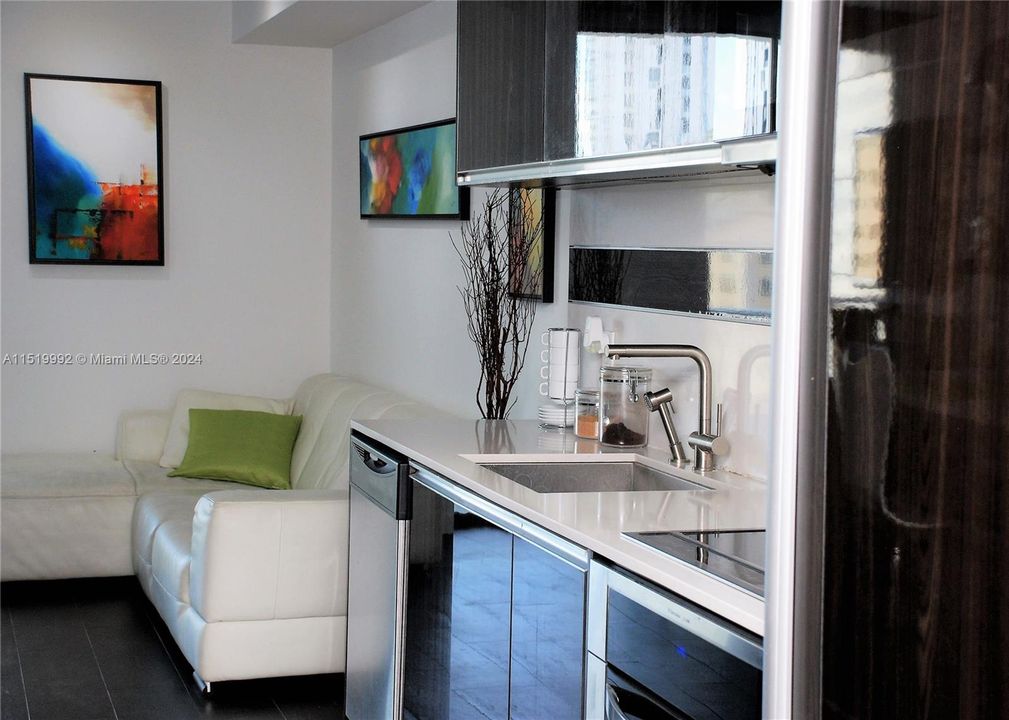 Недавно арендовано: $2,350 (0 спален, 1 ванн, 567 Квадратных фут)