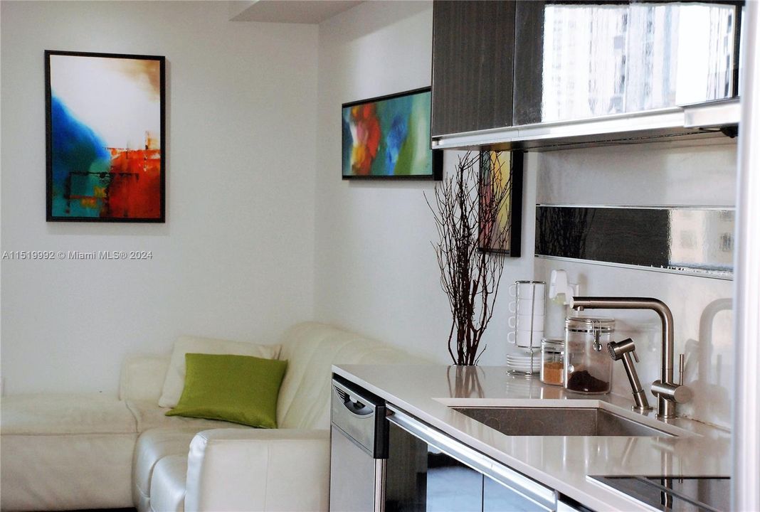 Недавно арендовано: $2,350 (0 спален, 1 ванн, 567 Квадратных фут)