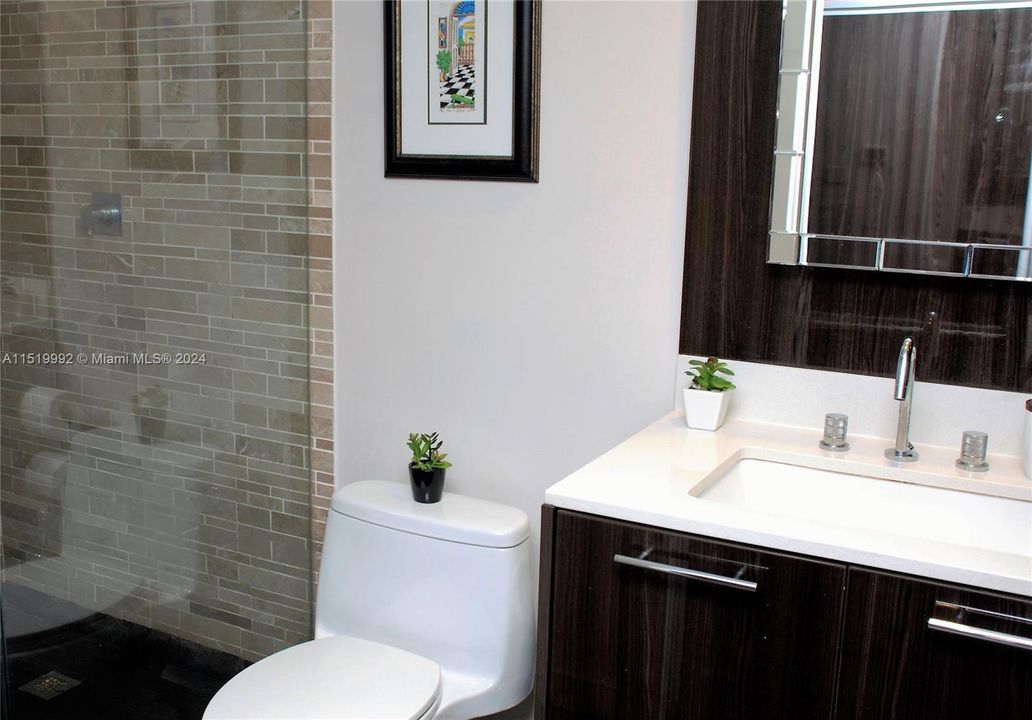 Недавно арендовано: $2,350 (0 спален, 1 ванн, 567 Квадратных фут)