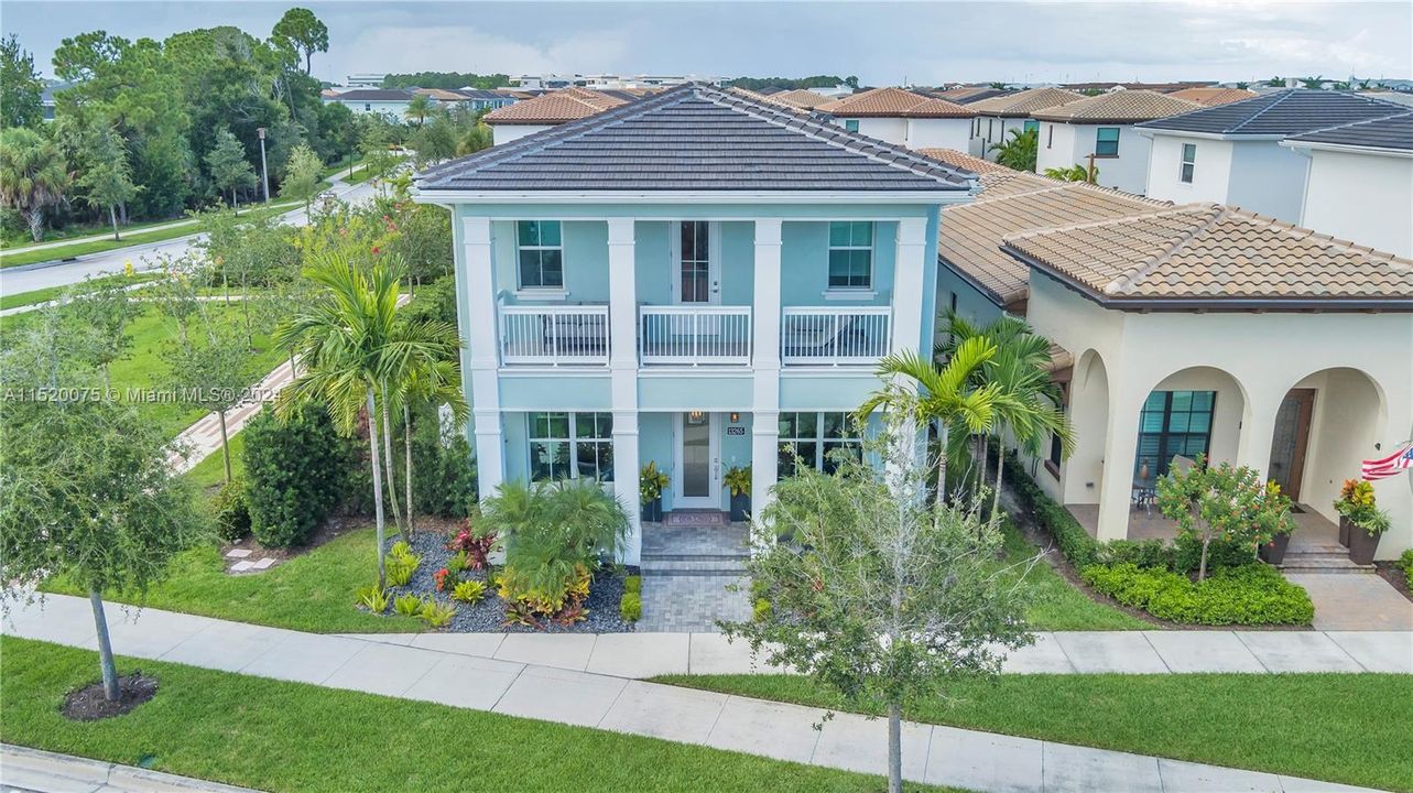 Recently Sold: $1,894,999 (5 beds, 4 baths, 3996 Square Feet)