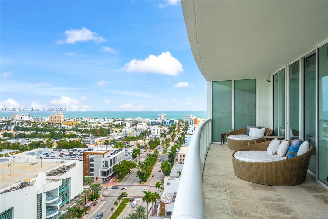 For Sale: $1,700,000 (2 beds, 2 baths, 1452 Square Feet)