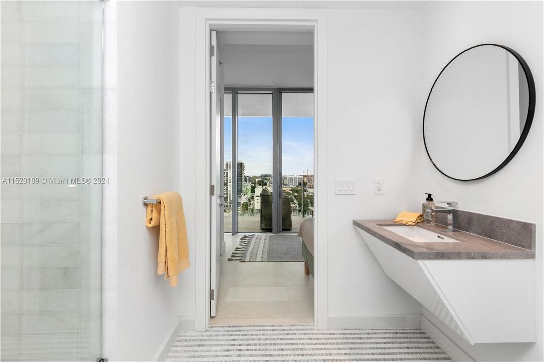 Recently Sold: $1,090,000 (2 beds, 2 baths, 1080 Square Feet)