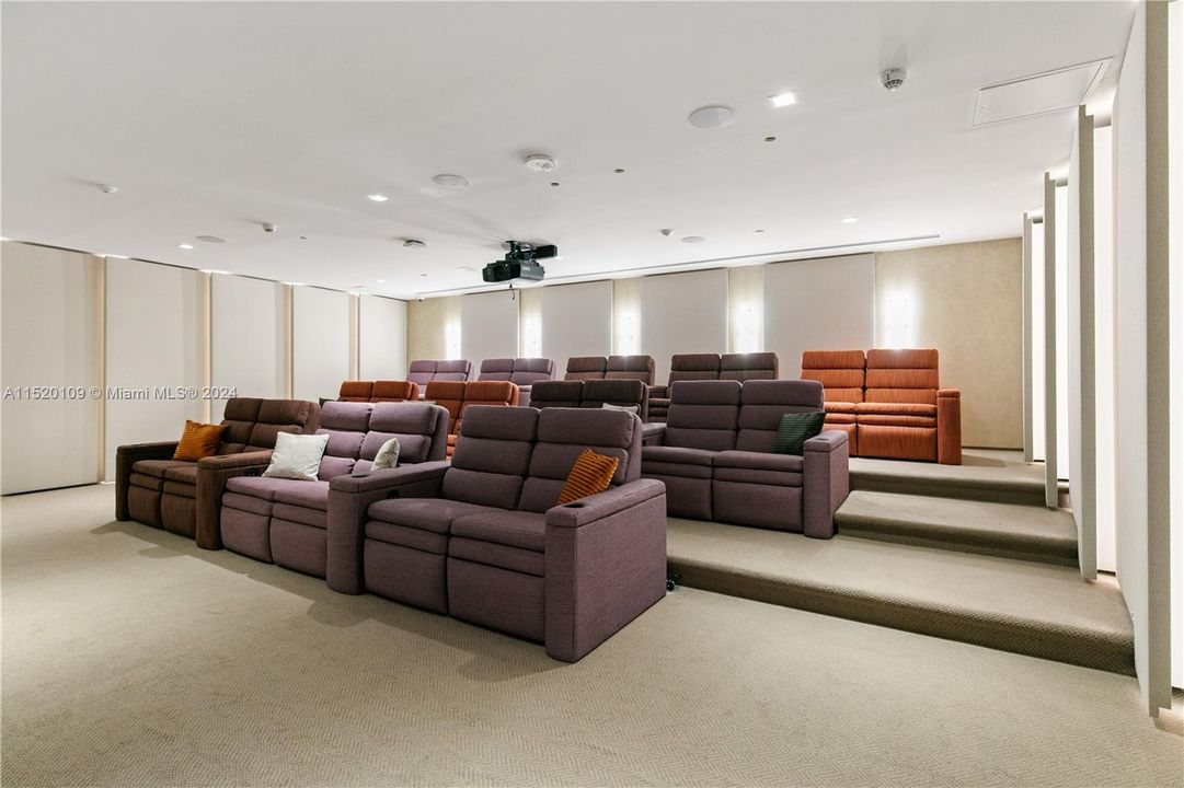 Recently Sold: $1,090,000 (2 beds, 2 baths, 1080 Square Feet)