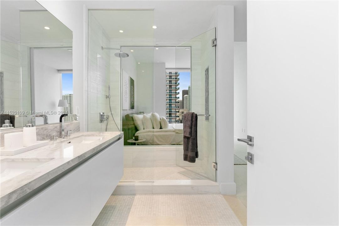 Recently Sold: $1,090,000 (2 beds, 2 baths, 1080 Square Feet)