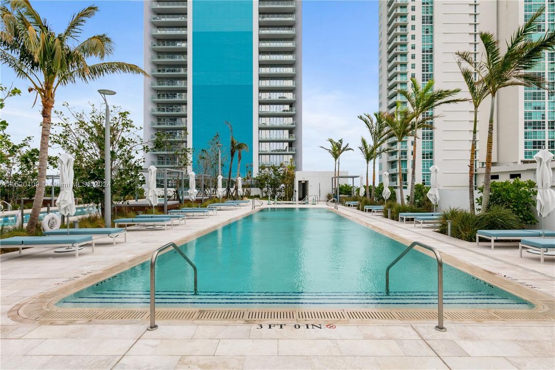 Recently Sold: $1,090,000 (2 beds, 2 baths, 1080 Square Feet)