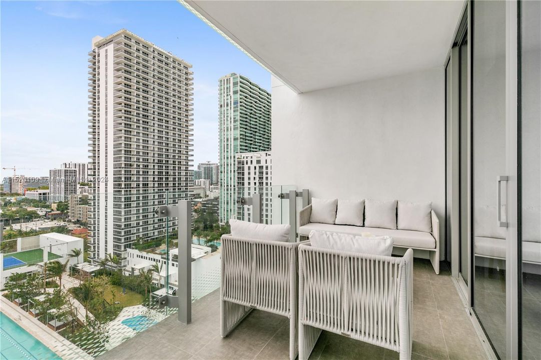 Recently Sold: $1,090,000 (2 beds, 2 baths, 1080 Square Feet)