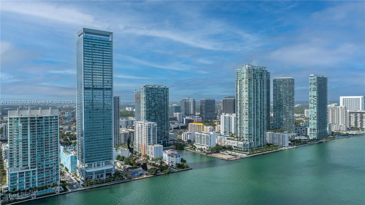 Recently Sold: $1,090,000 (2 beds, 2 baths, 1080 Square Feet)