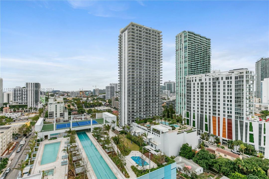 Recently Sold: $1,090,000 (2 beds, 2 baths, 1080 Square Feet)