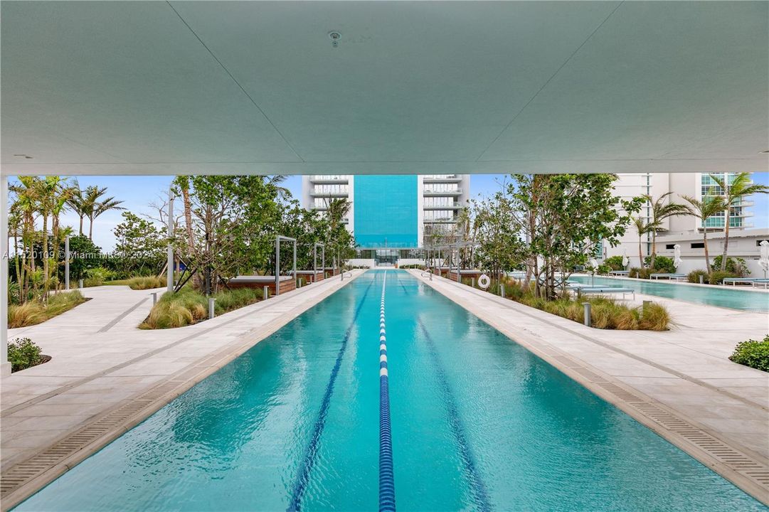 Recently Sold: $1,090,000 (2 beds, 2 baths, 1080 Square Feet)