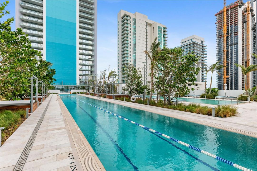 Recently Sold: $1,090,000 (2 beds, 2 baths, 1080 Square Feet)