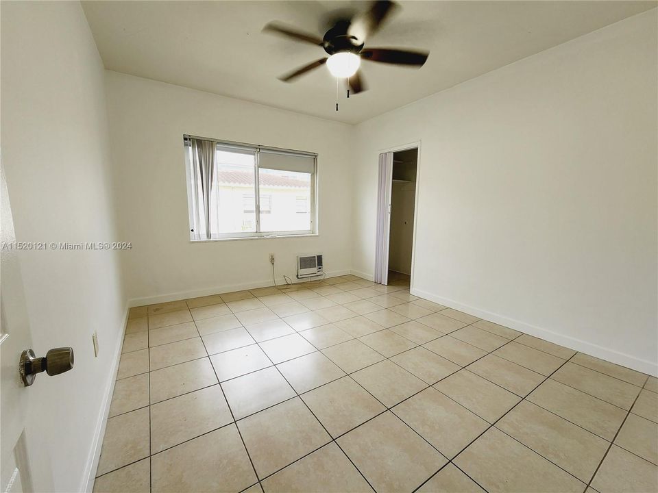 For Sale: $179,000 (1 beds, 1 baths, 589 Square Feet)