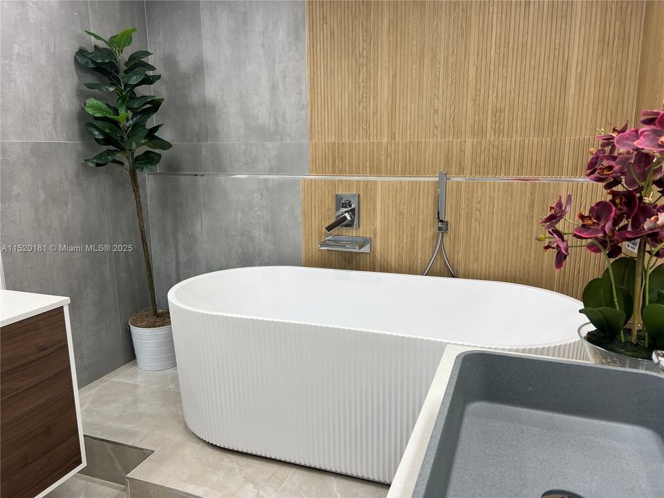 For Sale: $870,000 (4 beds, 3 baths, 2400 Square Feet)