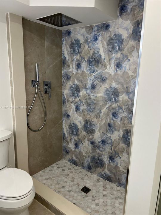 For Sale: $870,000 (4 beds, 3 baths, 2400 Square Feet)