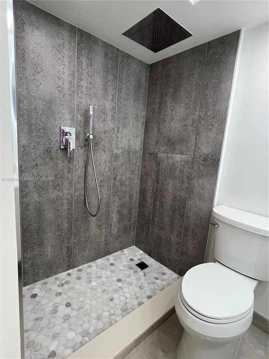 For Sale: $870,000 (4 beds, 3 baths, 2400 Square Feet)