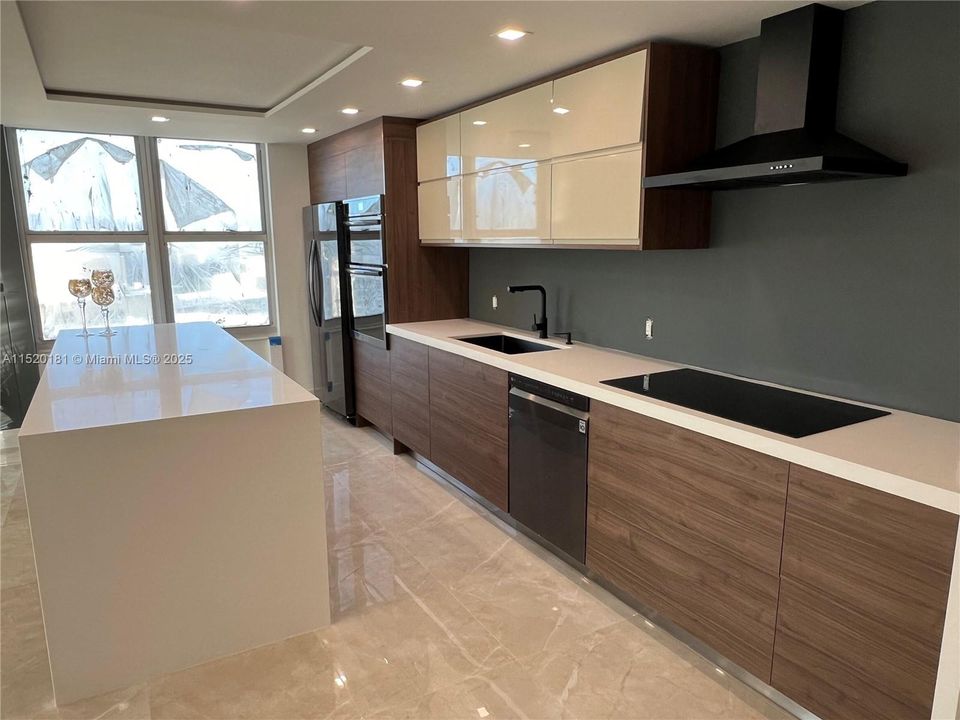 For Sale: $870,000 (4 beds, 3 baths, 2400 Square Feet)