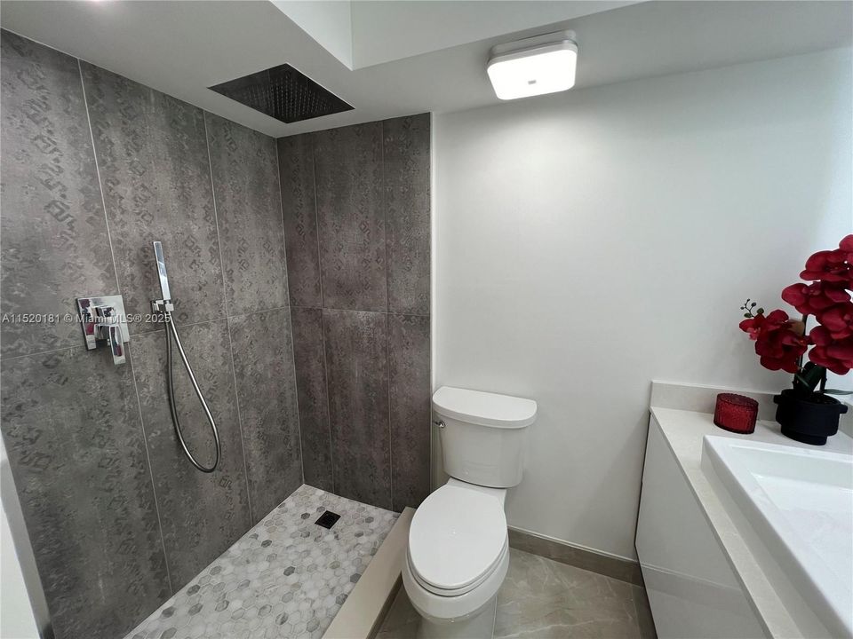 For Sale: $870,000 (4 beds, 3 baths, 2400 Square Feet)