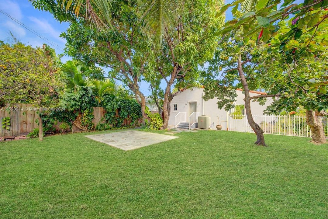 Recently Sold: $2,500,000 (4 beds, 2 baths, 2005 Square Feet)