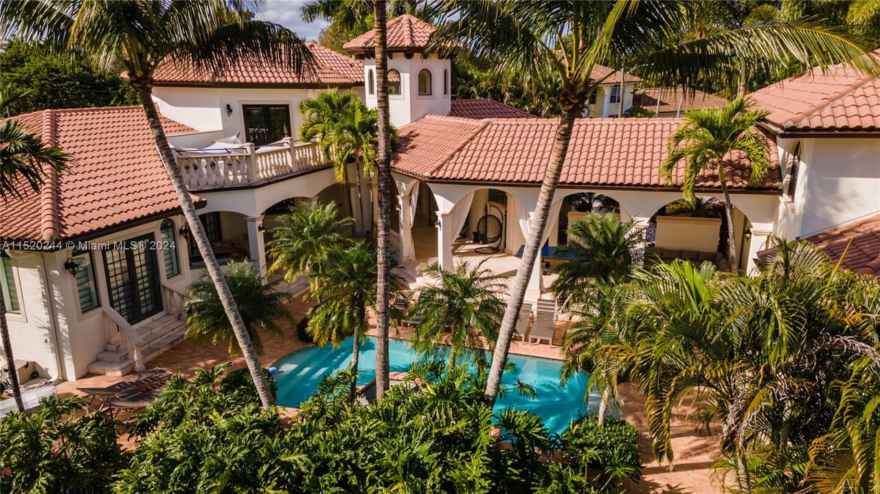 En Venta: $2,994,000 (8 camas, 5 baños, 4958 Pies cuadrados)