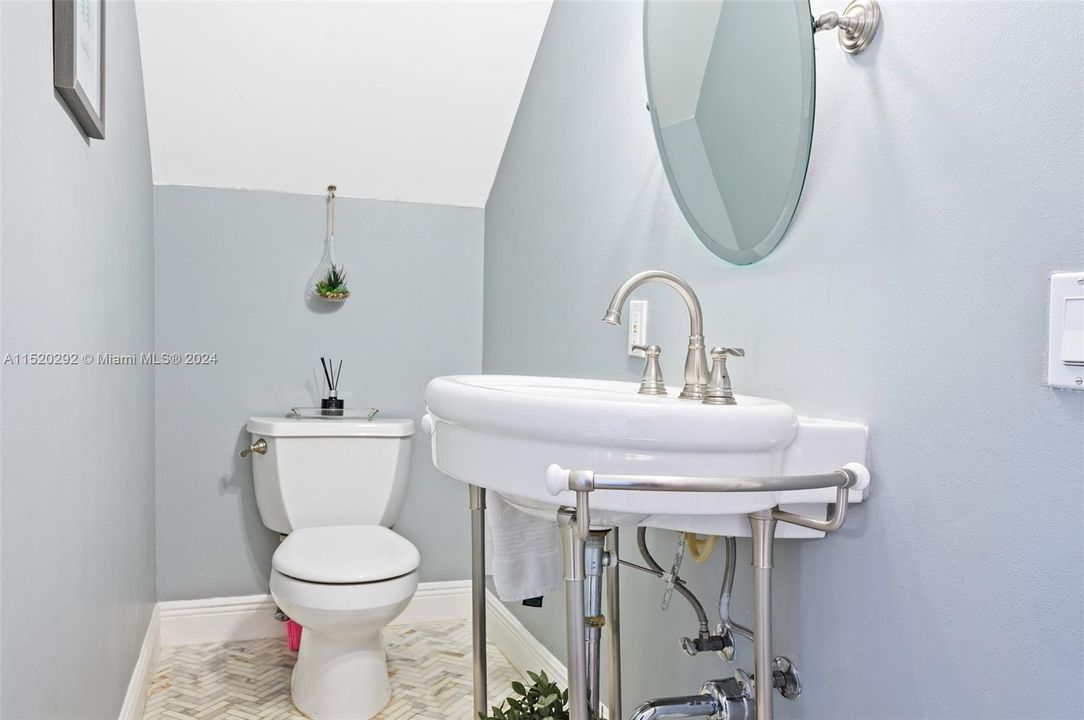 Recently Sold: $1,450,000 (3 beds, 2 baths, 1670 Square Feet)