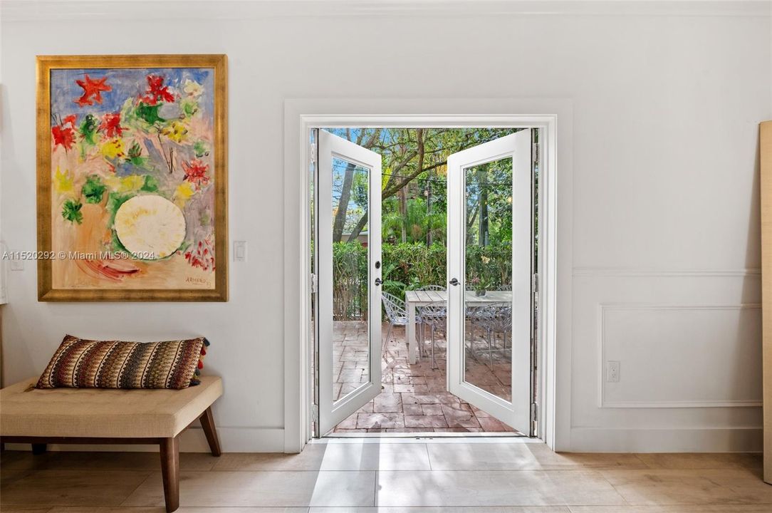 Recently Sold: $1,450,000 (3 beds, 2 baths, 1670 Square Feet)