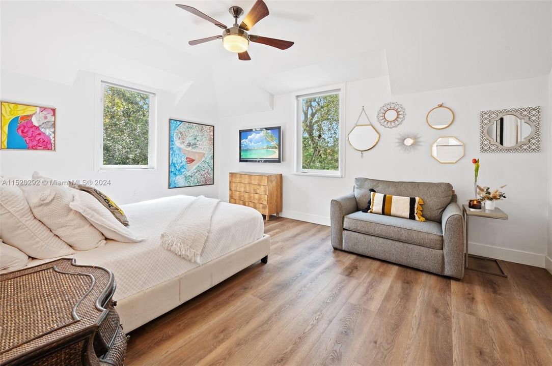 Recently Sold: $1,450,000 (3 beds, 2 baths, 1670 Square Feet)
