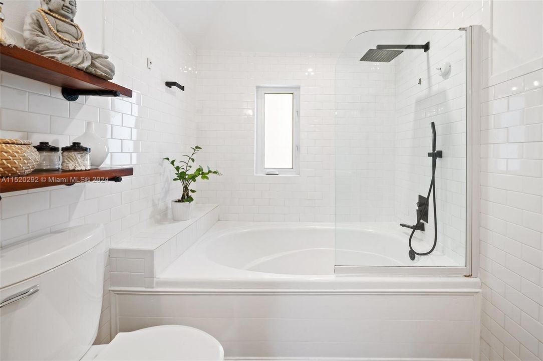 Recently Sold: $1,450,000 (3 beds, 2 baths, 1670 Square Feet)