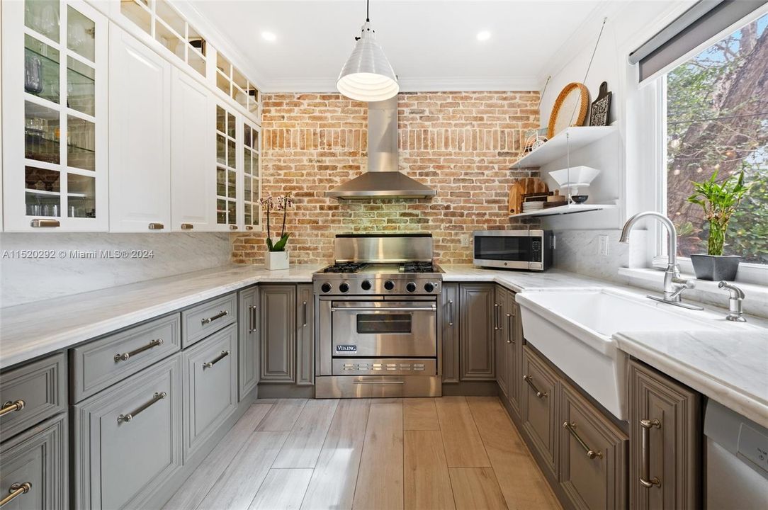 Recently Sold: $1,450,000 (3 beds, 2 baths, 1670 Square Feet)