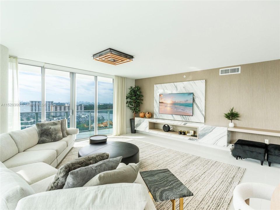 Recently Sold: $1,975,000 (3 beds, 3 baths, 1892 Square Feet)