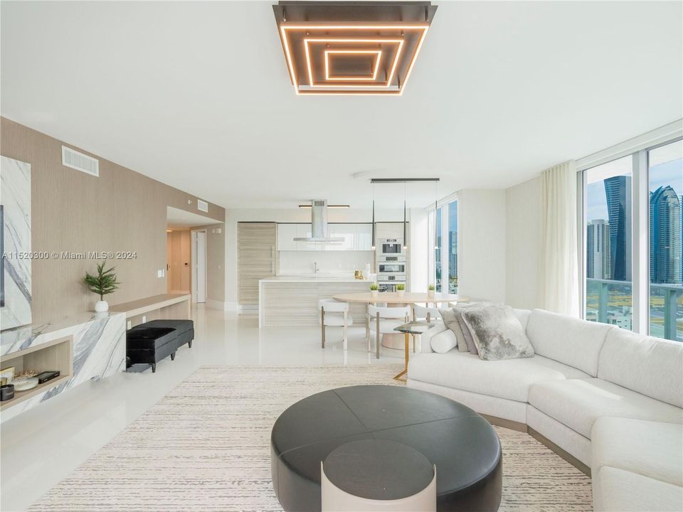 Recently Sold: $1,975,000 (3 beds, 3 baths, 1892 Square Feet)