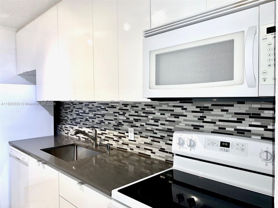 Recently Sold: $350,000 (3 beds, 2 baths, 1190 Square Feet)