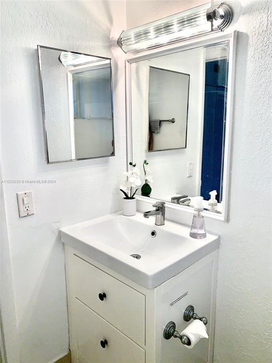 Recently Sold: $350,000 (3 beds, 2 baths, 1190 Square Feet)