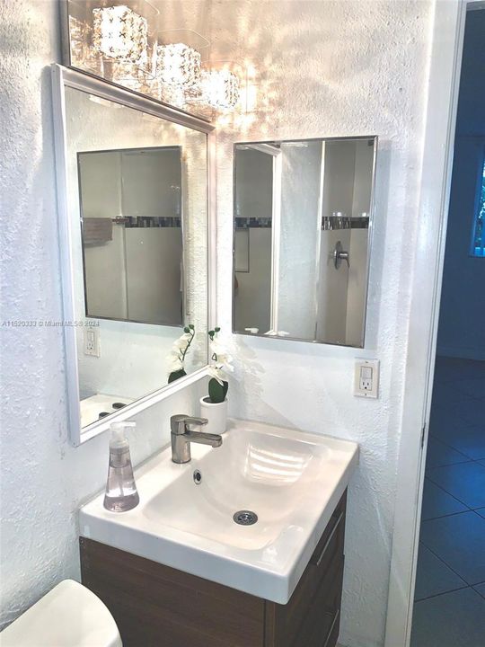 Recently Sold: $350,000 (3 beds, 2 baths, 1190 Square Feet)