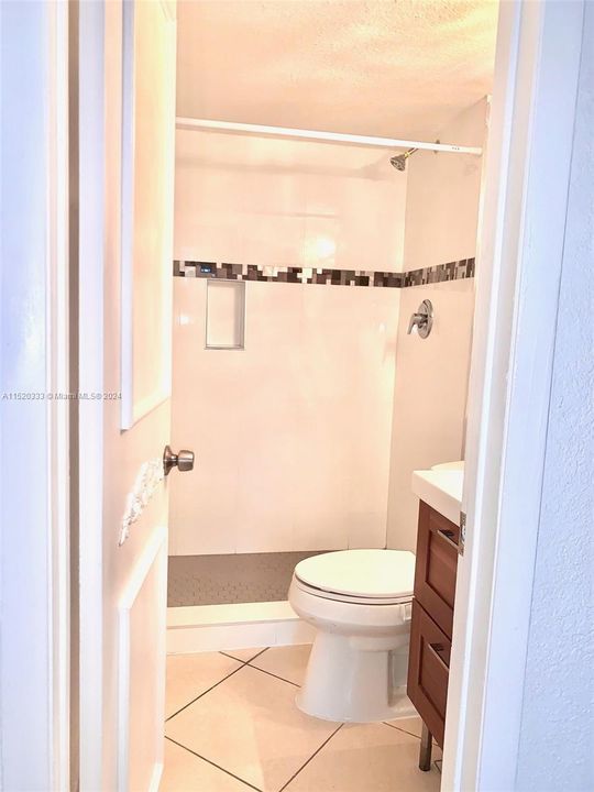 Recently Sold: $350,000 (3 beds, 2 baths, 1190 Square Feet)