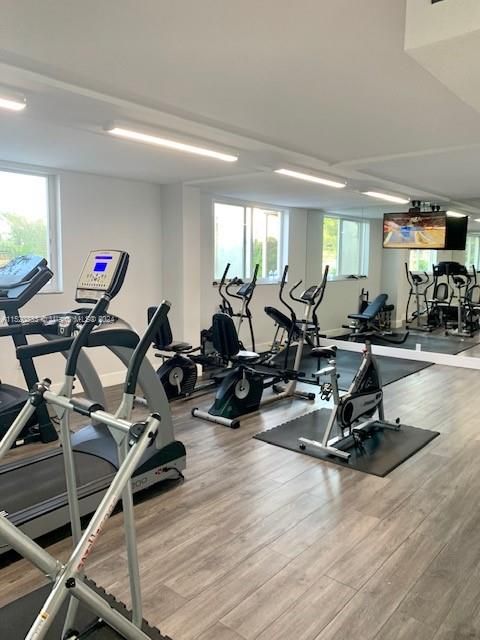 Recently Sold: $350,000 (3 beds, 2 baths, 1190 Square Feet)